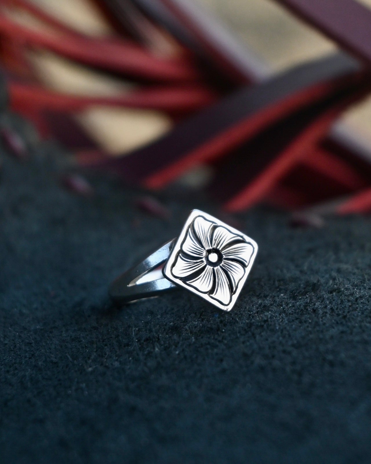 Engraved Square Flower Rings image 2
