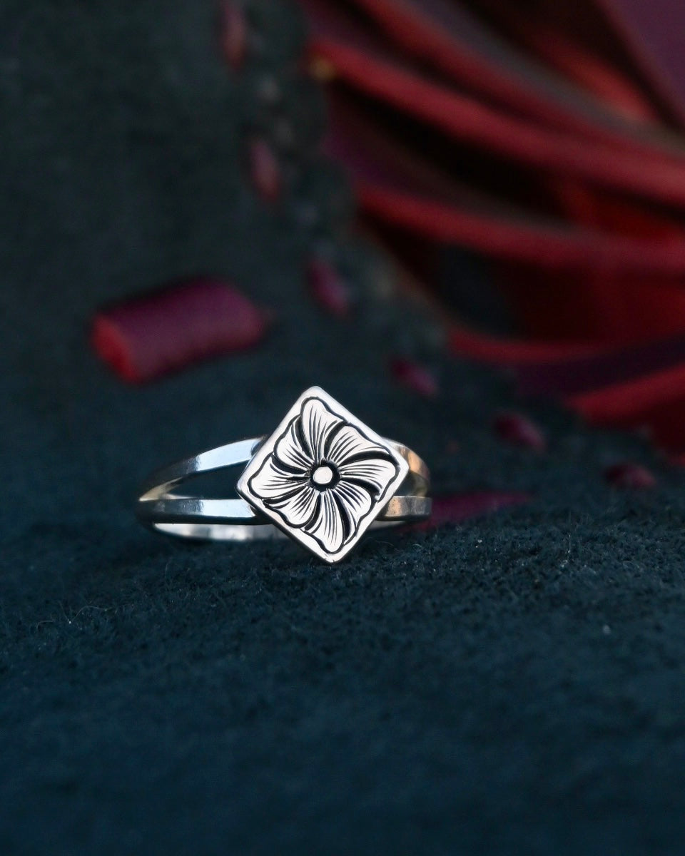 Engraved Square Flower Rings image 1